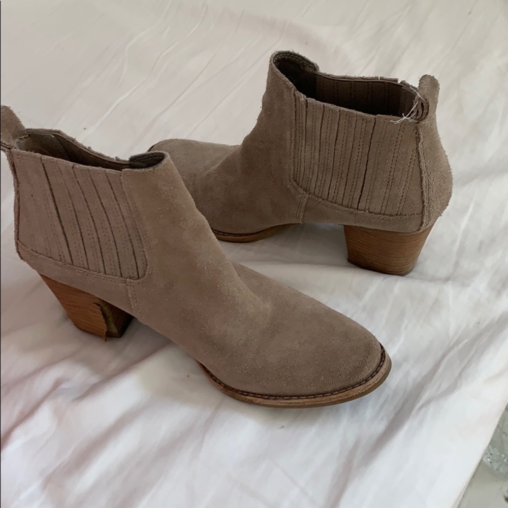 Dolce Vita booties